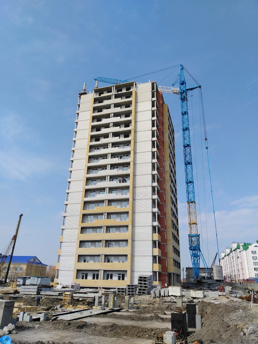 Продолжается строительство дома в ЖК "Ангара"